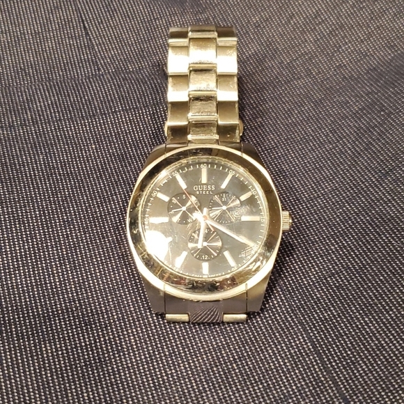 VTG Vintage Men's Guess Watch - Picture 4 of 8